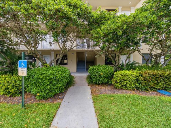 3515 VILLAGE Boulevard 206, West Palm Beach FL 33409