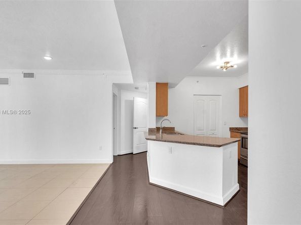 1830 Radius Dr 405, Hollywood FL 33020