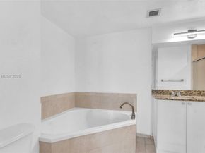 1830 Radius Dr 405, Hollywood FL 33020