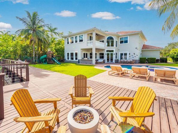1031 Harbor Ct, Hollywood FL 33019