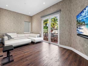 1031 Harbor Ct, Hollywood FL 33019