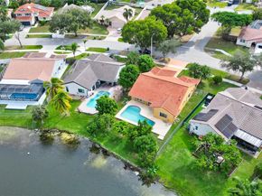 6255 Hawkes Bluff Ave, Davie FL 33331