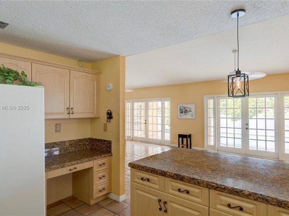 6255 Hawkes Bluff Ave, Davie FL 33331