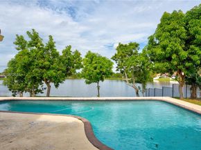 6255 Hawkes Bluff Ave, Davie FL 33331