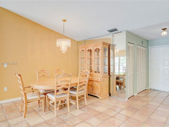 6255 Hawkes Bluff Ave, Davie FL 33331