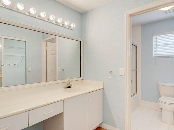 6255 Hawkes Bluff Ave, Davie FL 33331