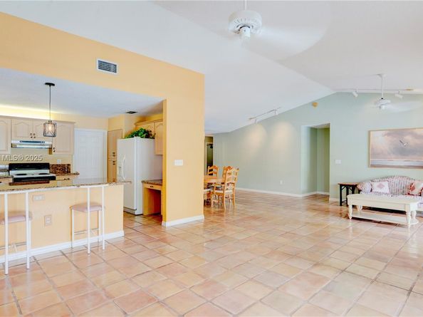 6255 Hawkes Bluff Ave, Davie FL 33331