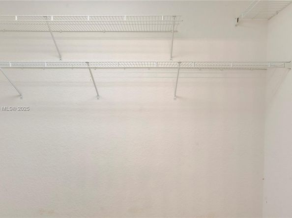 6255 Hawkes Bluff Ave, Davie FL 33331