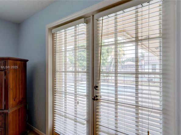 6255 Hawkes Bluff Ave, Davie FL 33331