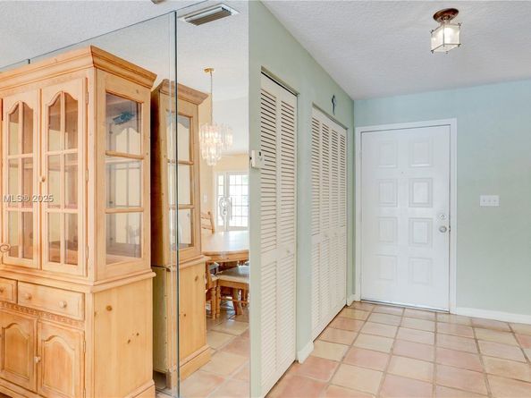 6255 Hawkes Bluff Ave, Davie FL 33331