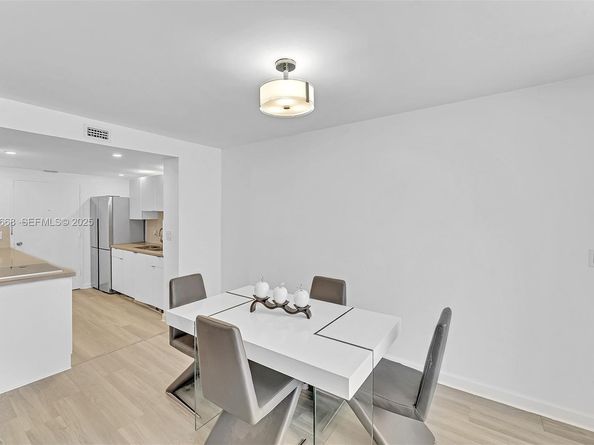 430 Golden Isles Dr 803, Hallandale Beach FL 33009