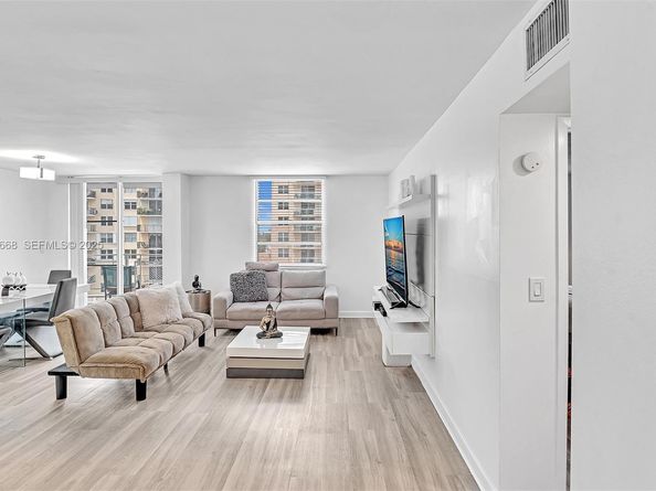 430 Golden Isles Dr 803, Hallandale Beach FL 33009