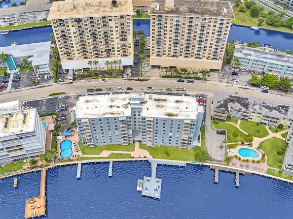 430 Golden Isles Dr 803, Hallandale Beach FL 33009