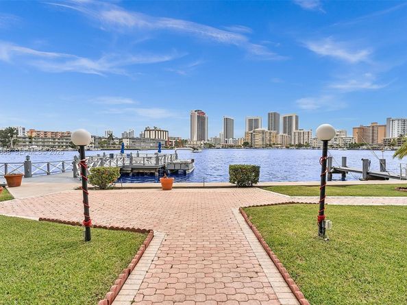 430 Golden Isles Dr 803, Hallandale Beach FL 33009