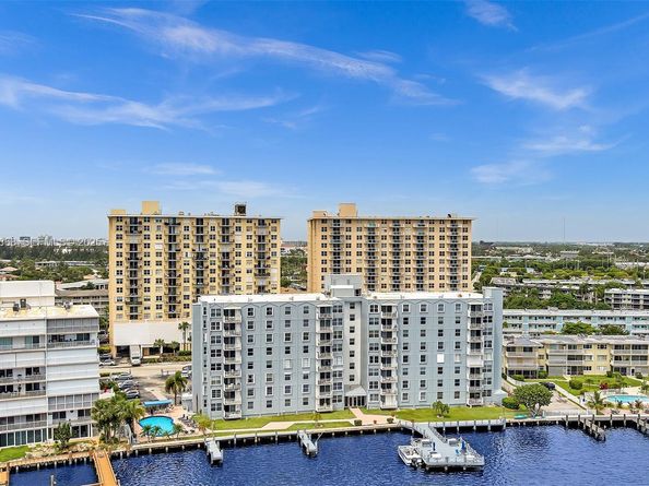 430 Golden Isles Dr 803, Hallandale Beach FL 33009