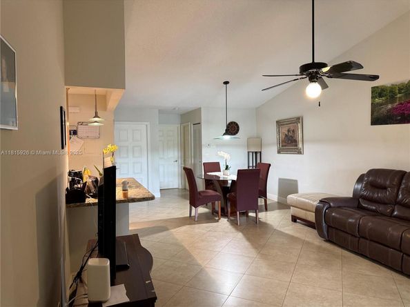 126 Centennial Ct, Deerfield Beach FL 33442