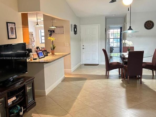 126 Centennial Ct, Deerfield Beach FL 33442