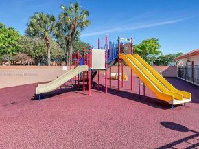 126 Centennial Ct, Deerfield Beach FL 33442