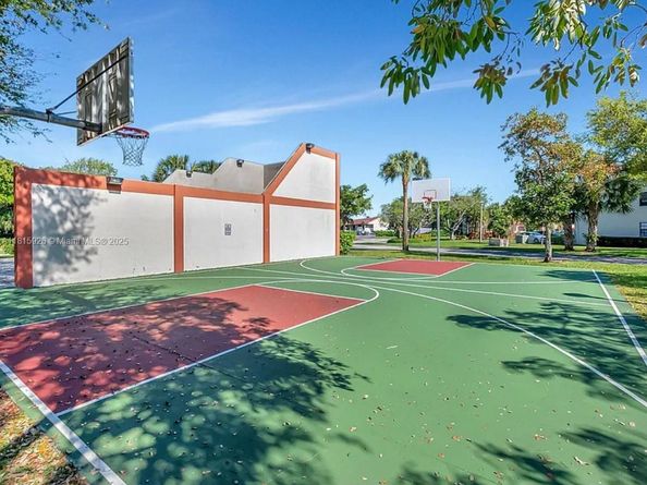 126 Centennial Ct, Deerfield Beach FL 33442