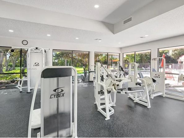 126 Centennial Ct, Deerfield Beach FL 33442