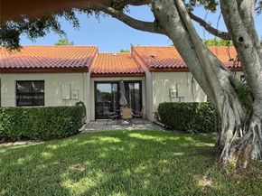 126 Centennial Ct, Deerfield Beach FL 33442