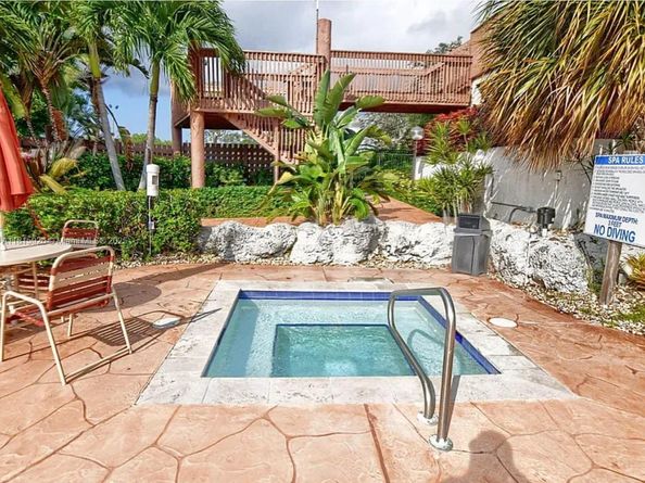 126 Centennial Ct, Deerfield Beach FL 33442