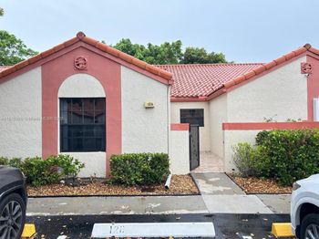 126 Centennial Ct
