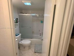 5501 NW 7th St E207, Miami FL 33126