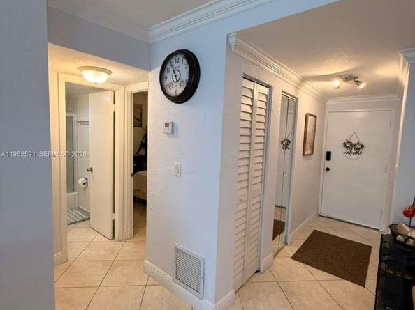 5501 NW 7th St E207, Miami FL 33126