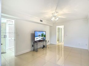 3552 Magellan Cir 122, Aventura FL 33180
