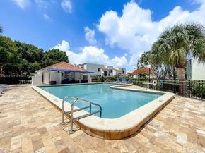3552 Magellan Cir 122, Aventura FL 33180