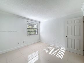 3552 Magellan Cir 122, Aventura FL 33180