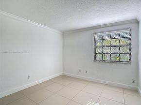 3552 Magellan Cir 122, Aventura FL 33180