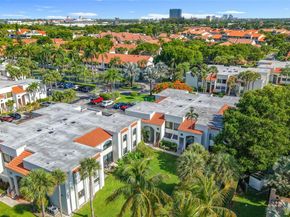 3552 Magellan Cir 122, Aventura FL 33180