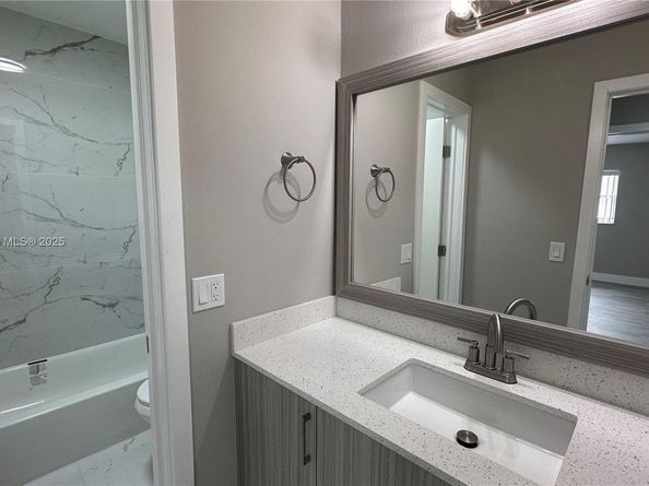 4101 NW 30th Ter, Lauderdale Lakes FL 33309