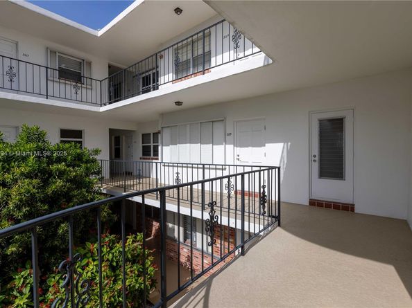 2340 NE 9th St 209, Fort Lauderdale FL 33304