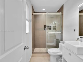 2340 NE 9th St 209, Fort Lauderdale FL 33304