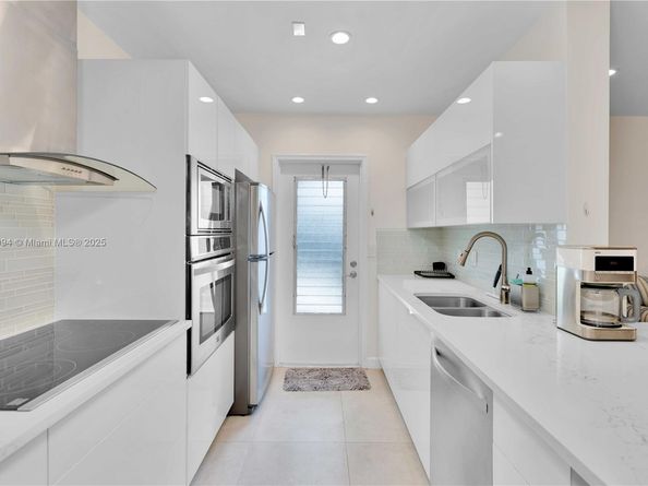 2340 NE 9th St 209, Fort Lauderdale FL 33304
