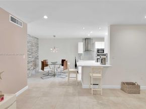 2340 NE 9th St 209, Fort Lauderdale FL 33304