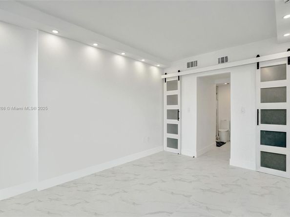 1985 S Ocean Dr 11L, Hallandale Beach FL 33009
