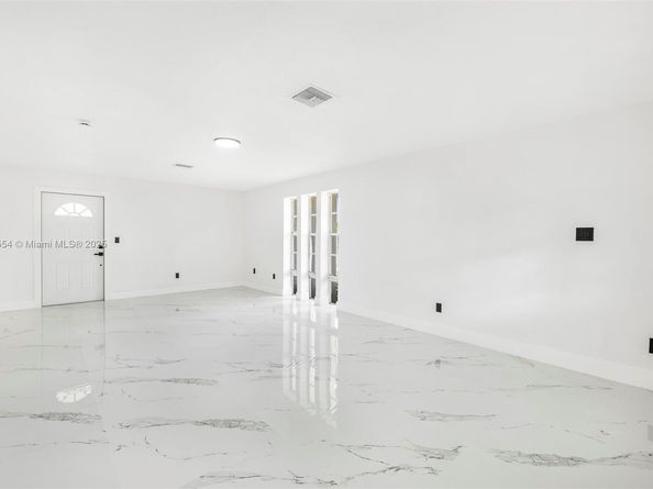 10520 SW 160th St, Miami FL 33157