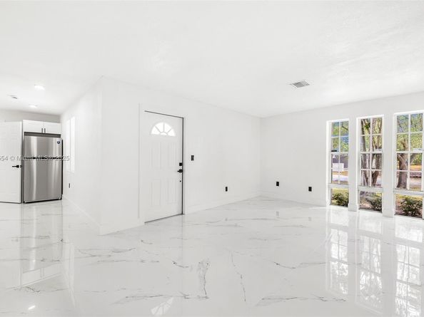 10520 SW 160th St, Miami FL 33157
