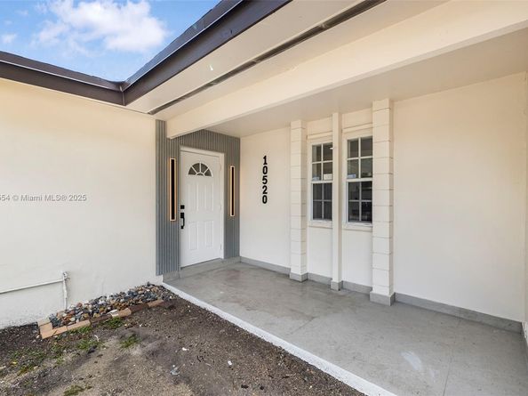 10520 SW 160th St, Miami FL 33157