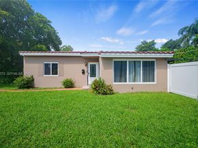 925 NE 4th St, Hallandale Beach FL 33009