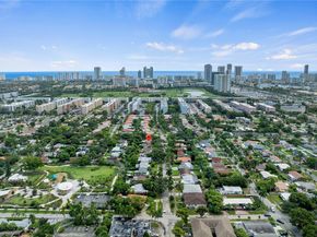 925 NE 4th St, Hallandale Beach FL 33009