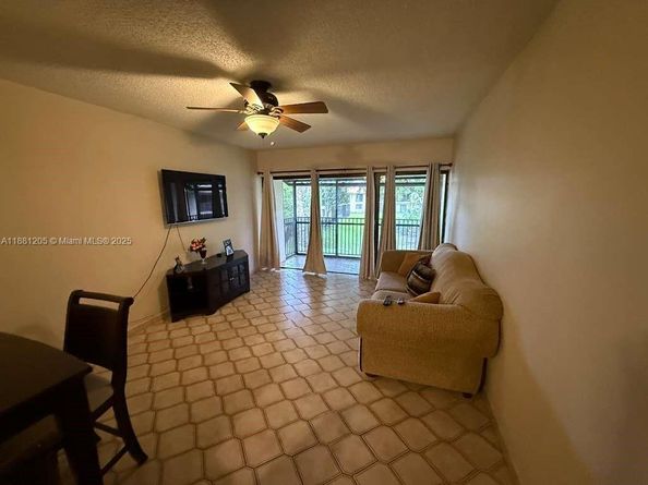 5915 Washington St 116, Hollywood FL 33023