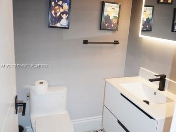 701 Brickell Key Blvd 412, Miami FL 33131