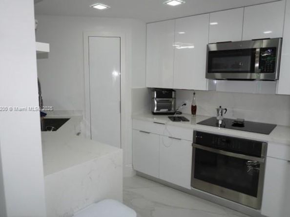 701 Brickell Key Blvd 412, Miami FL 33131