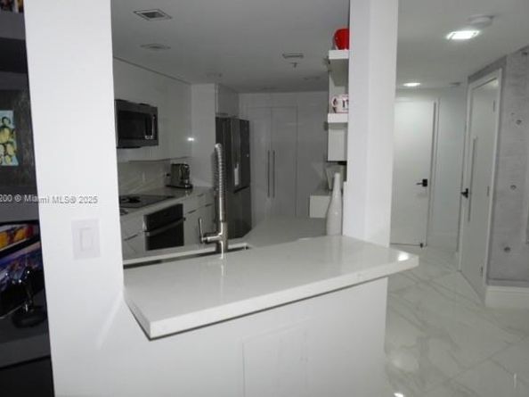 701 Brickell Key Blvd 412, Miami FL 33131