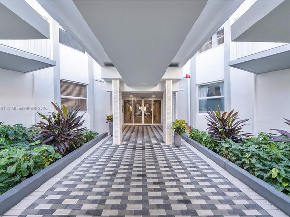 1913 S Ocean Dr 113, Hallandale Beach FL 33009